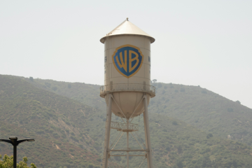 Paramount hostile bid for Warner Bros.