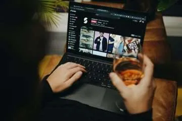 TikTok signs deal with Oracle