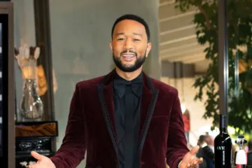 John Legend ditches manager