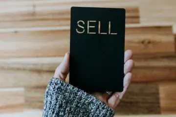 Pershing Square Universal Music stock sale
